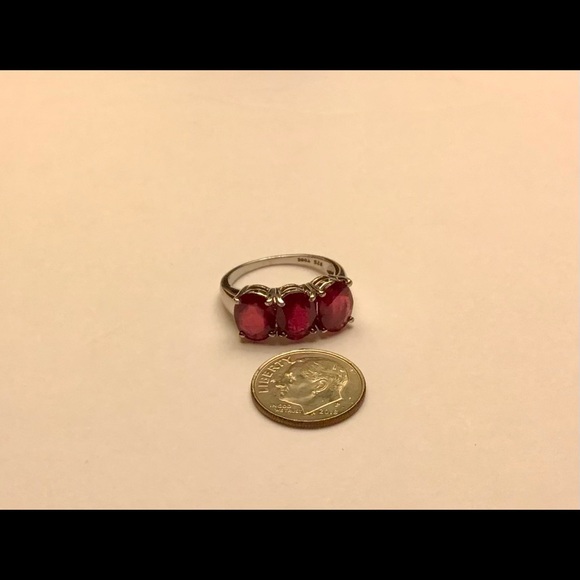 Brilliant red Madagascan Ruby sz 8 NEW - Picture 2 of 3